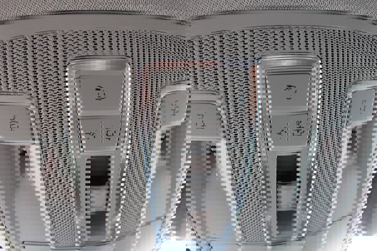 Used 2015 Mercedes-Benz GL 550 4MATIC image 46