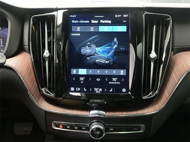Certified 2023 Volvo XC60 B5 Ultimate FWD image 11