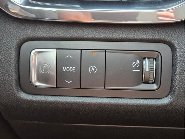 New 2026 GMC Acadia Denali Ultimate w/ LPO, Floor Liner Package FWD image 27