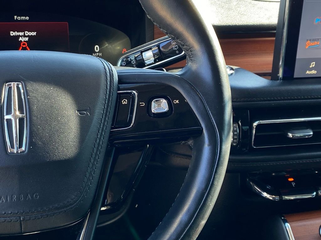 Used 2020 Lincoln Aviator Reserve w/ Equipment Group 202A image 15