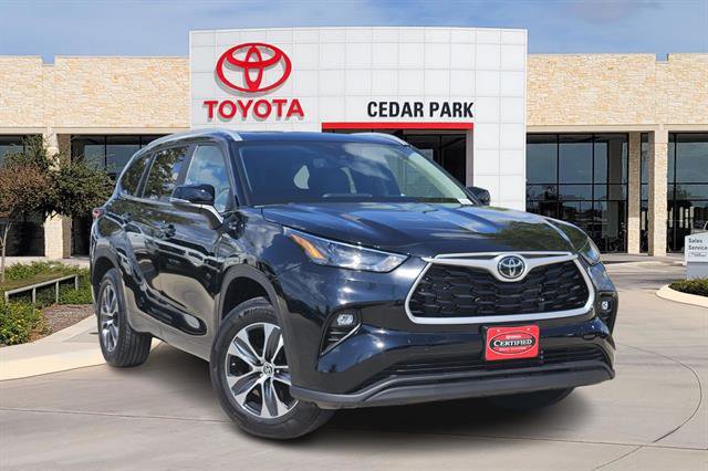 Certified 2025 Toyota Highlander XLE image 1