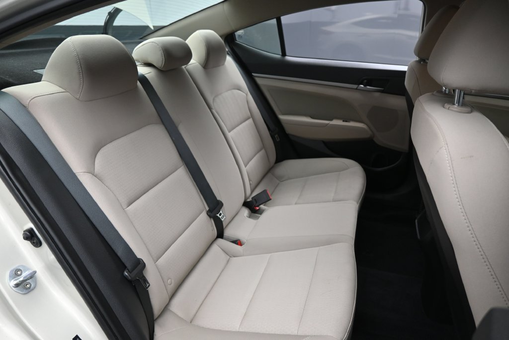 Used 2017 Hyundai Elantra SE FWD image 25