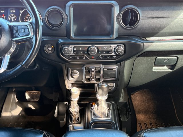 Used 2021 Jeep Wrangler Unlimited Sahara AWD/4WD image 13