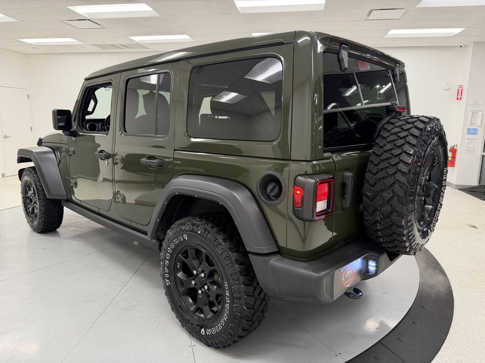 Used 2021 Jeep Wrangler Unlimited Willys image 5