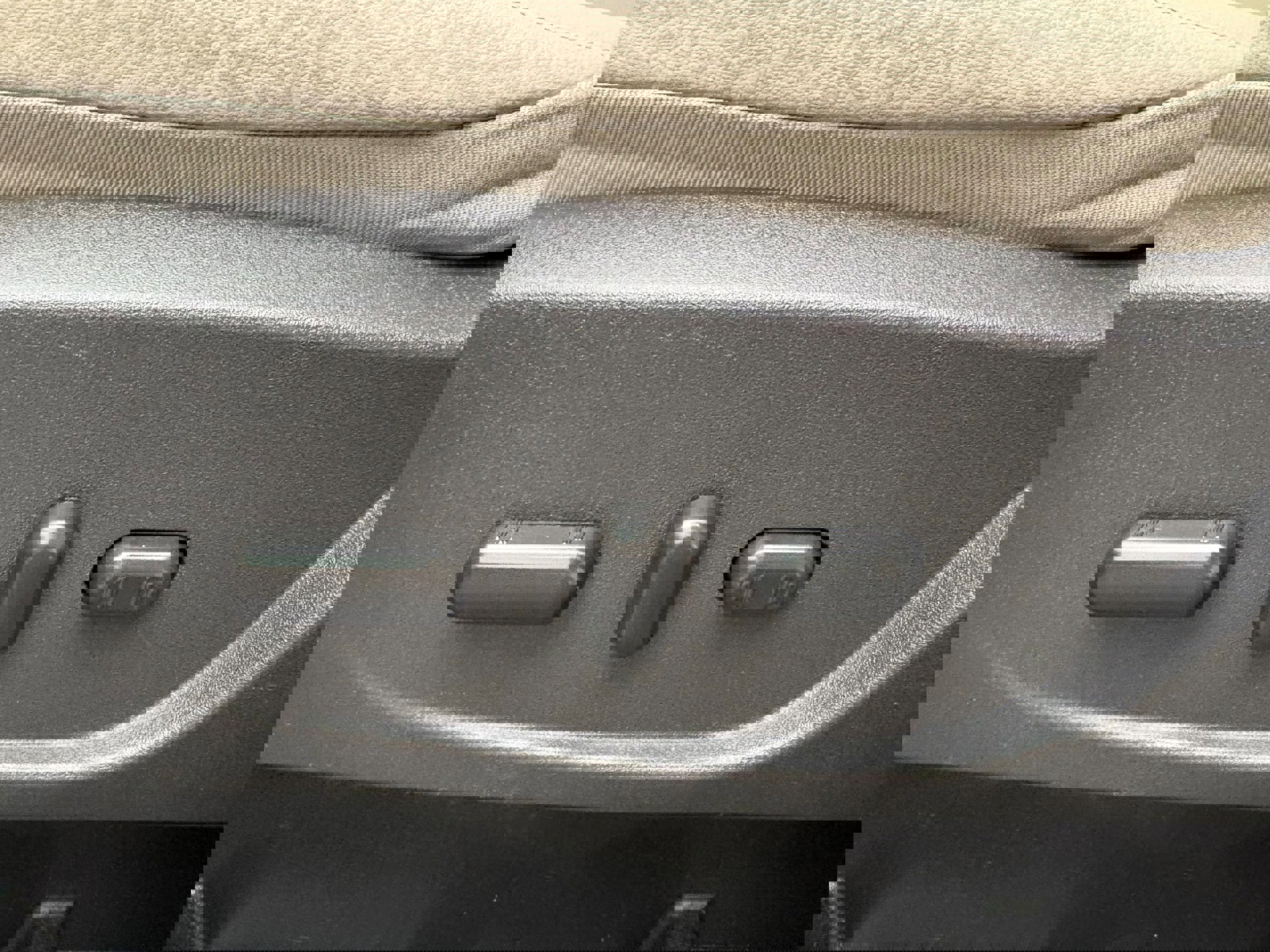 Used 2017 Ford Escape Titanium image 34