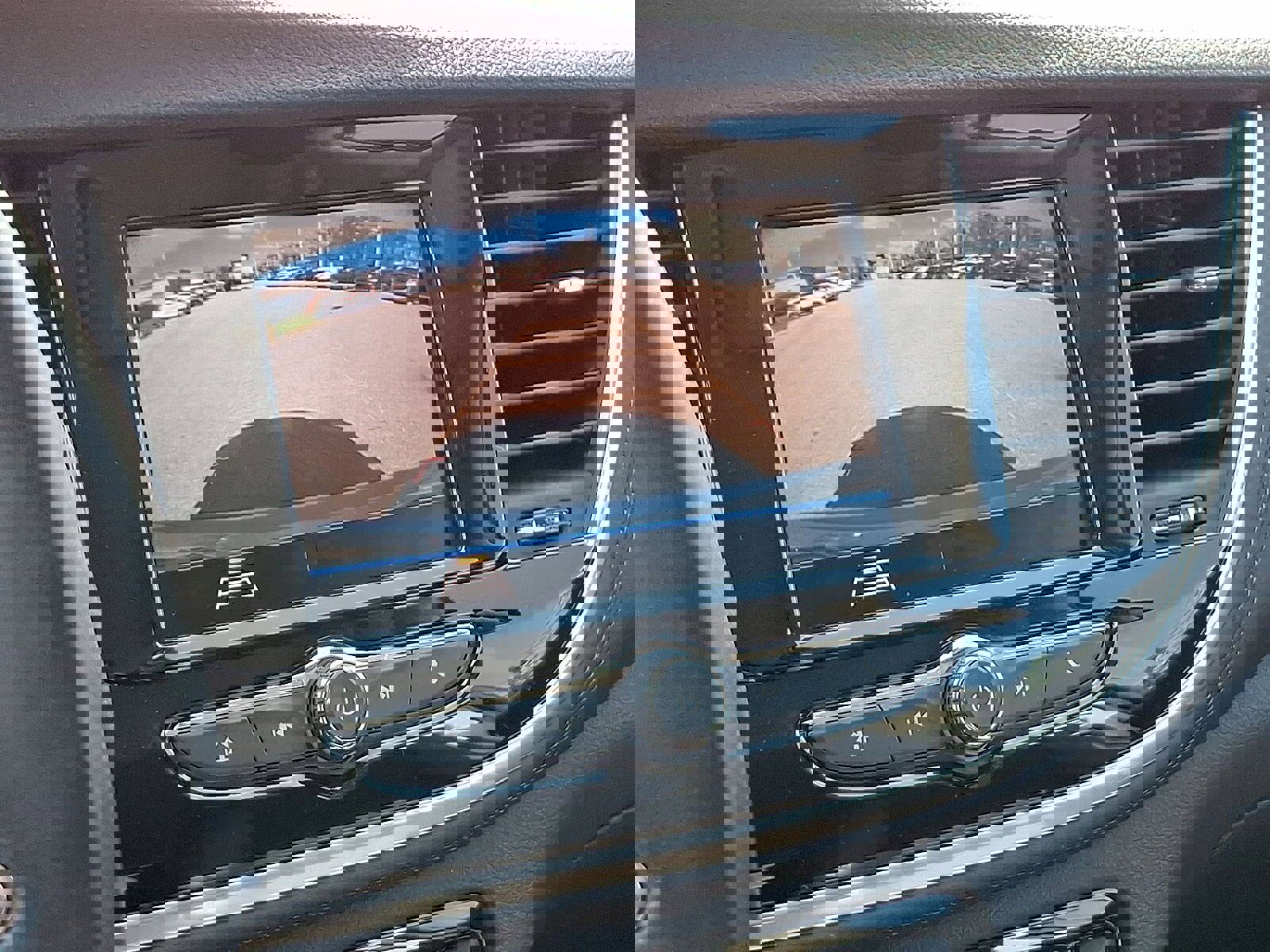 Certified 2022 Buick Encore Preferred w/ Safety Package image 15