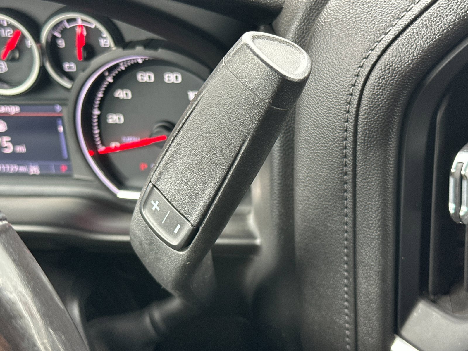 Used 2020 Chevrolet Silverado 1500 RST image 24