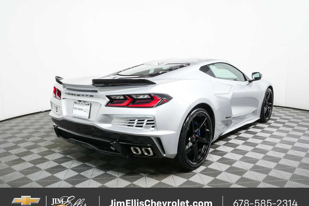 New 2026 Chevrolet Corvette E-Ray image 3