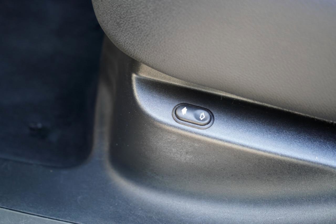 Used 2019 Jaguar F-PACE R-Sport image 61