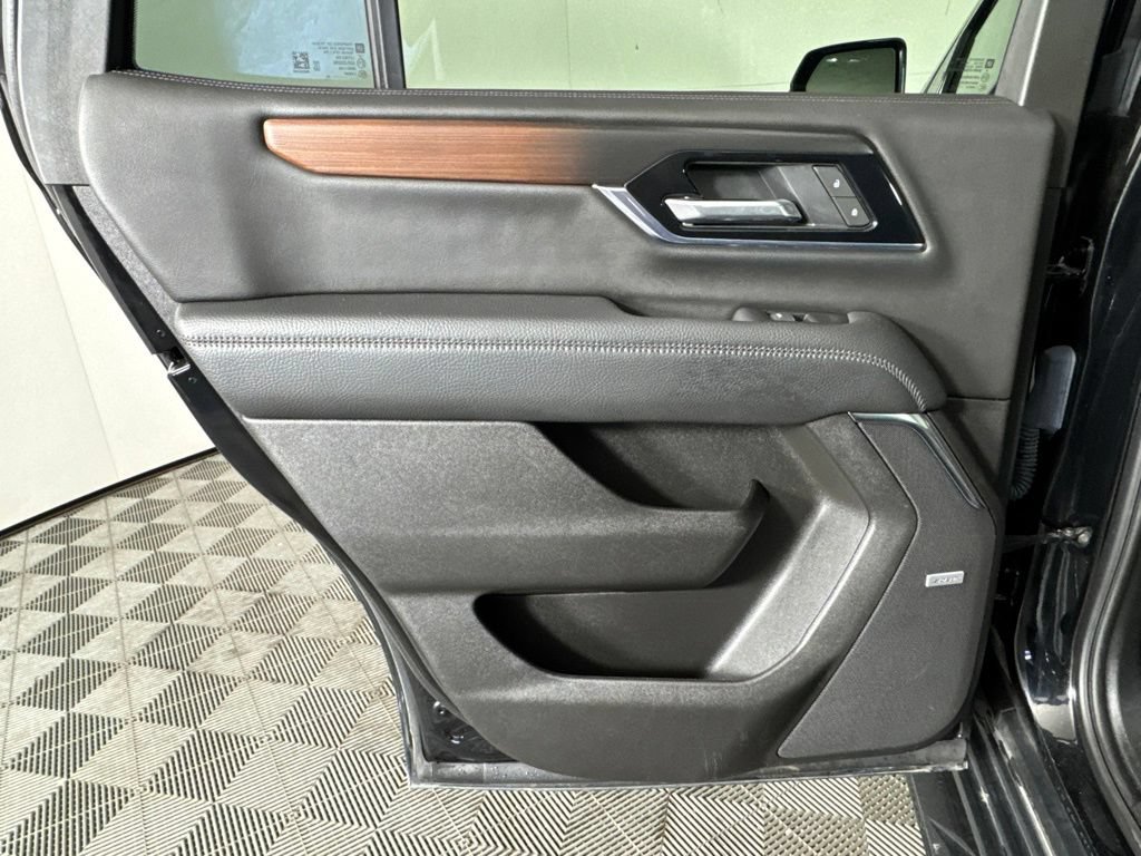 Certified 2025 GMC Yukon Denali AWD/4WD image 32