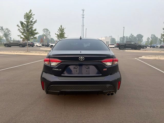 Used 2020 Toyota Corolla SE w/ SE Premium Package FWD image 4