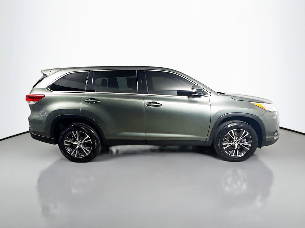 Certified 2019 Toyota Highlander LE image 8