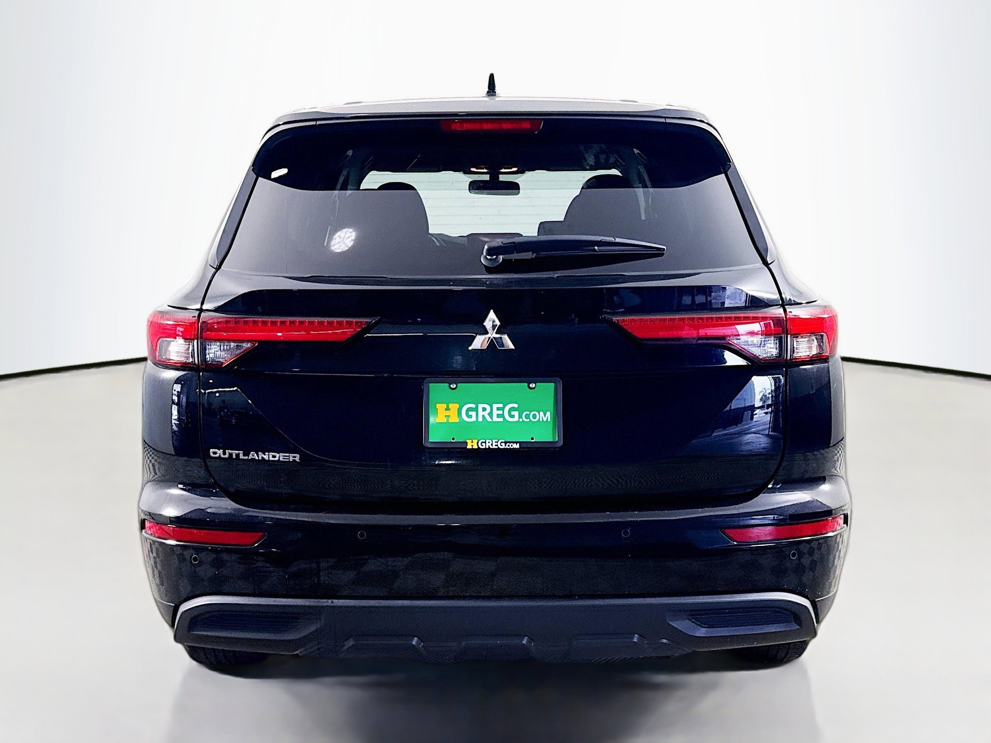 Used 2024 Mitsubishi Outlander ES image 8