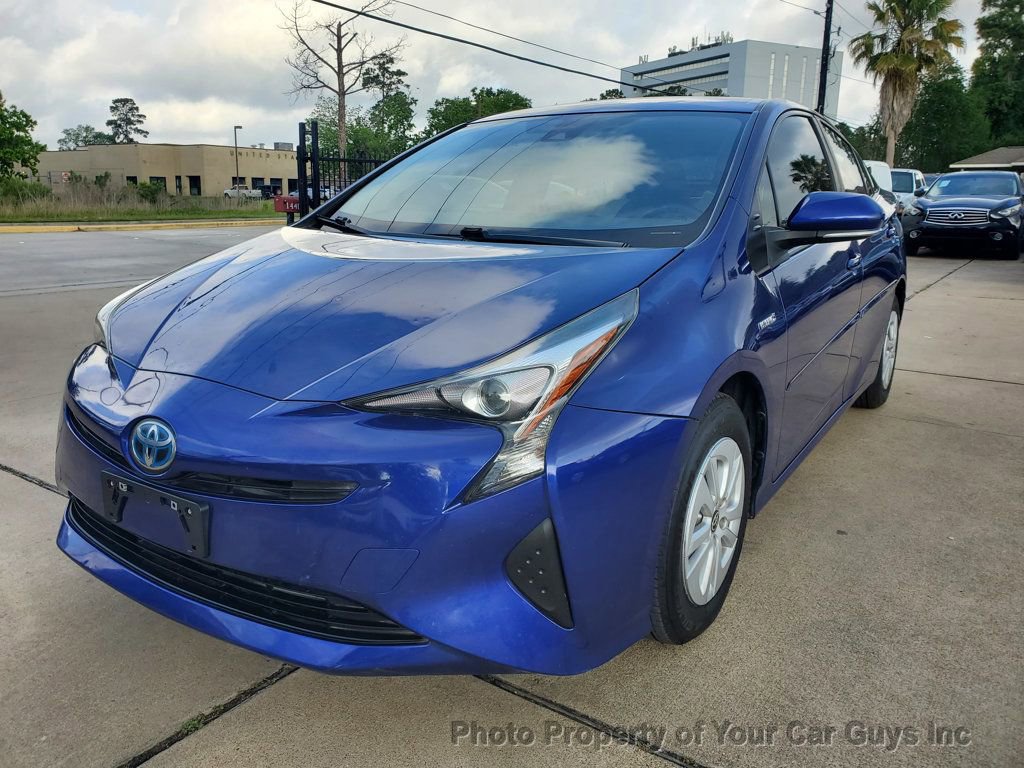 Used 2017 Toyota Prius Two FWD image 2