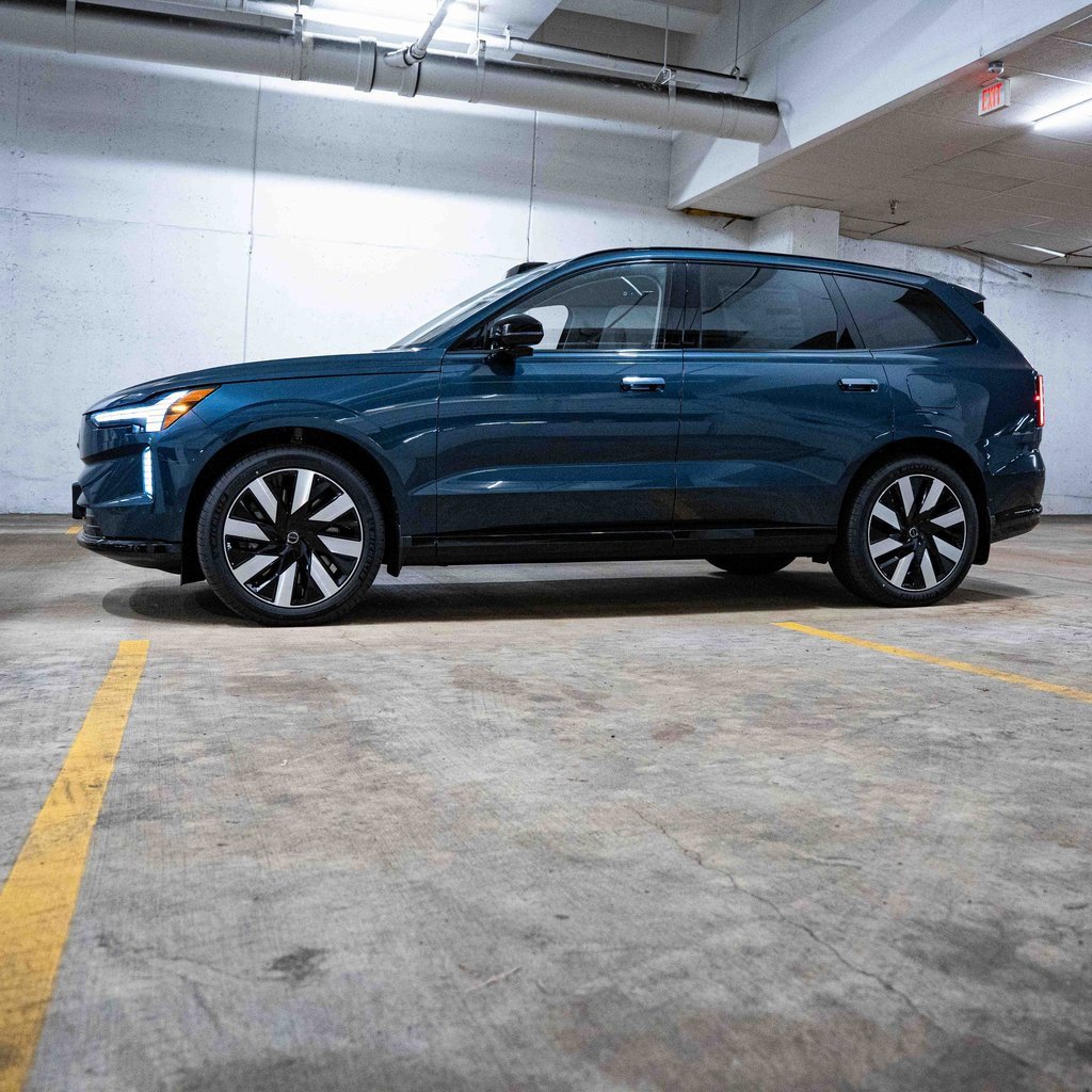 New 2025 Volvo EX90 Ultra image 3