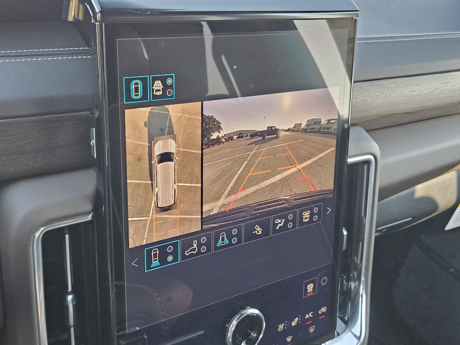 New 2027 GMC Yukon XL Denali Ultimate AWD/4WD image 13