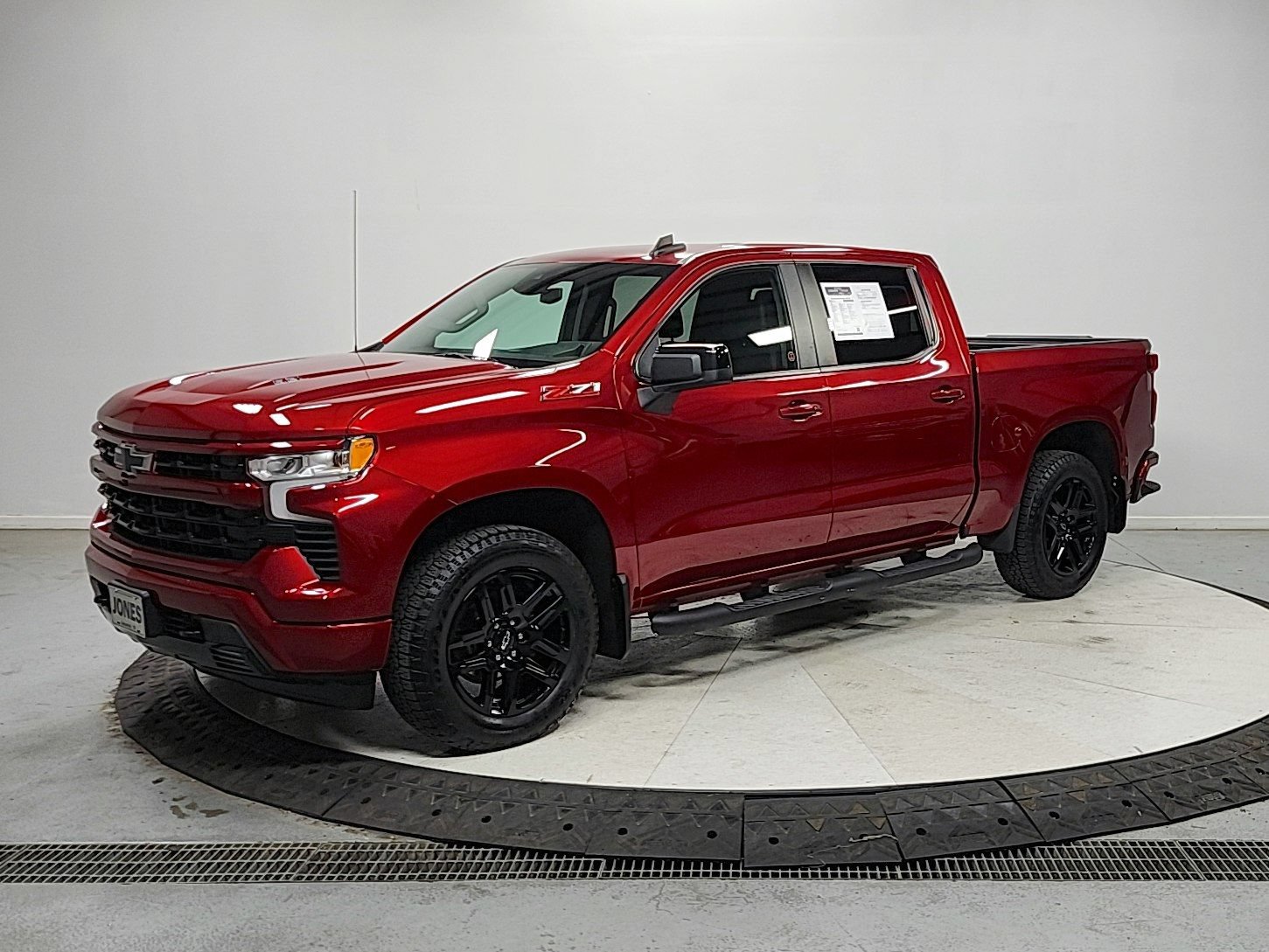 Used 2022 Chevrolet Silverado 1500 RST w/ Convenience Package II AWD/4WD image 3