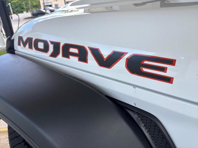 Used 2026 Jeep Gladiator Mojave AWD/4WD image 9