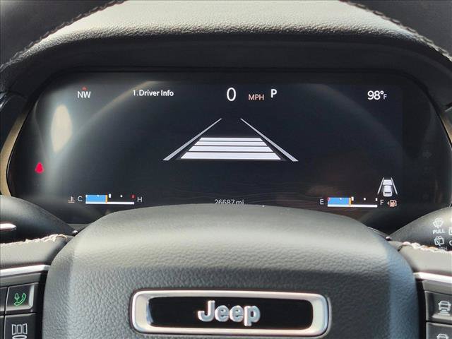 Used 2023 Jeep Grand Cherokee Altitude AWD/4WD image 11