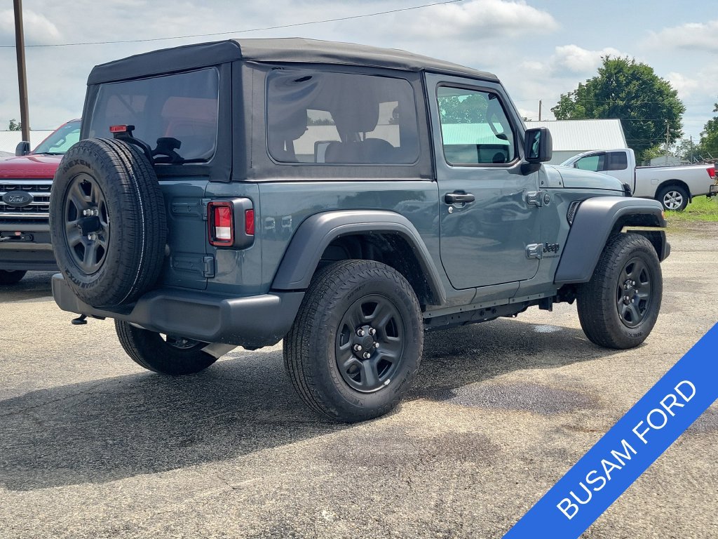 Used 2025 Jeep Wrangler Sport AWD/4WD image 4