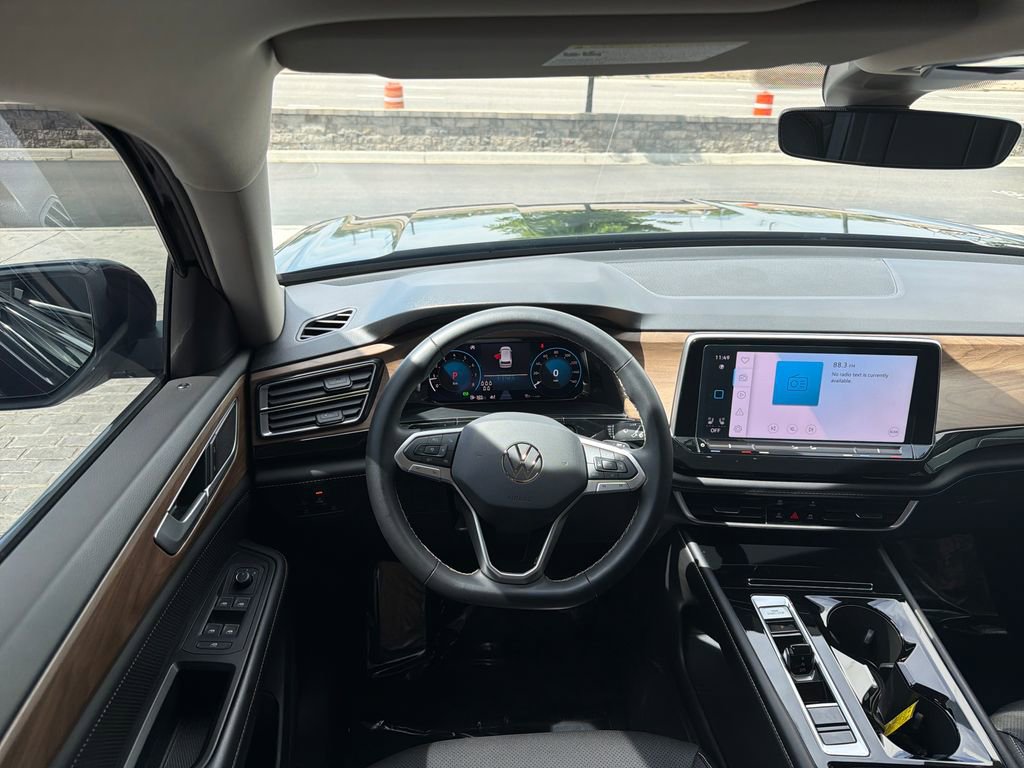 Certified 2024 Volkswagen Atlas SE w/ Black Wheel Package AWD/4WD image 16