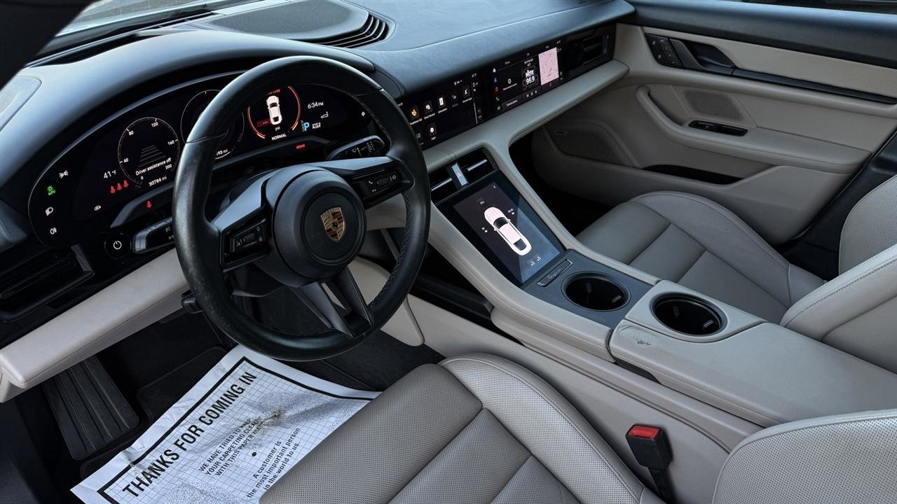 Used 2022 Porsche Taycan image 30