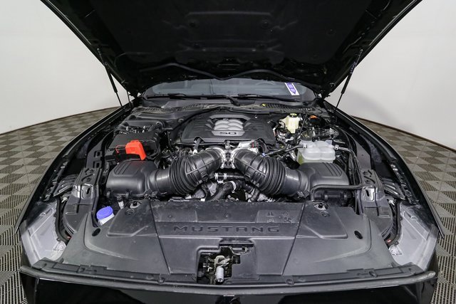 Used 2025 Ford Mustang GT Premium image 5