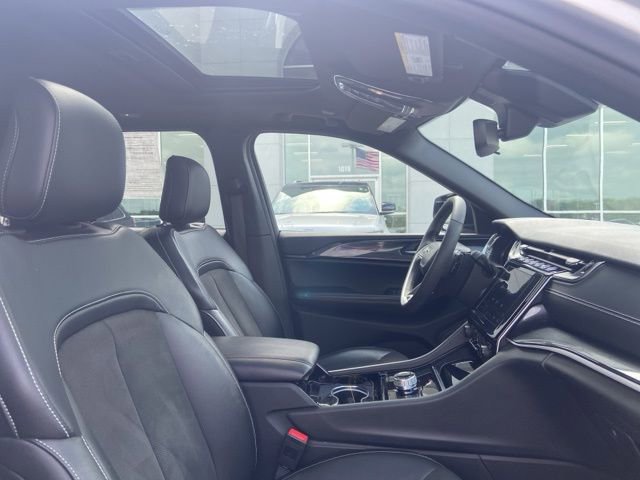 Used 2023 Jeep Grand Cherokee Altitude image 21