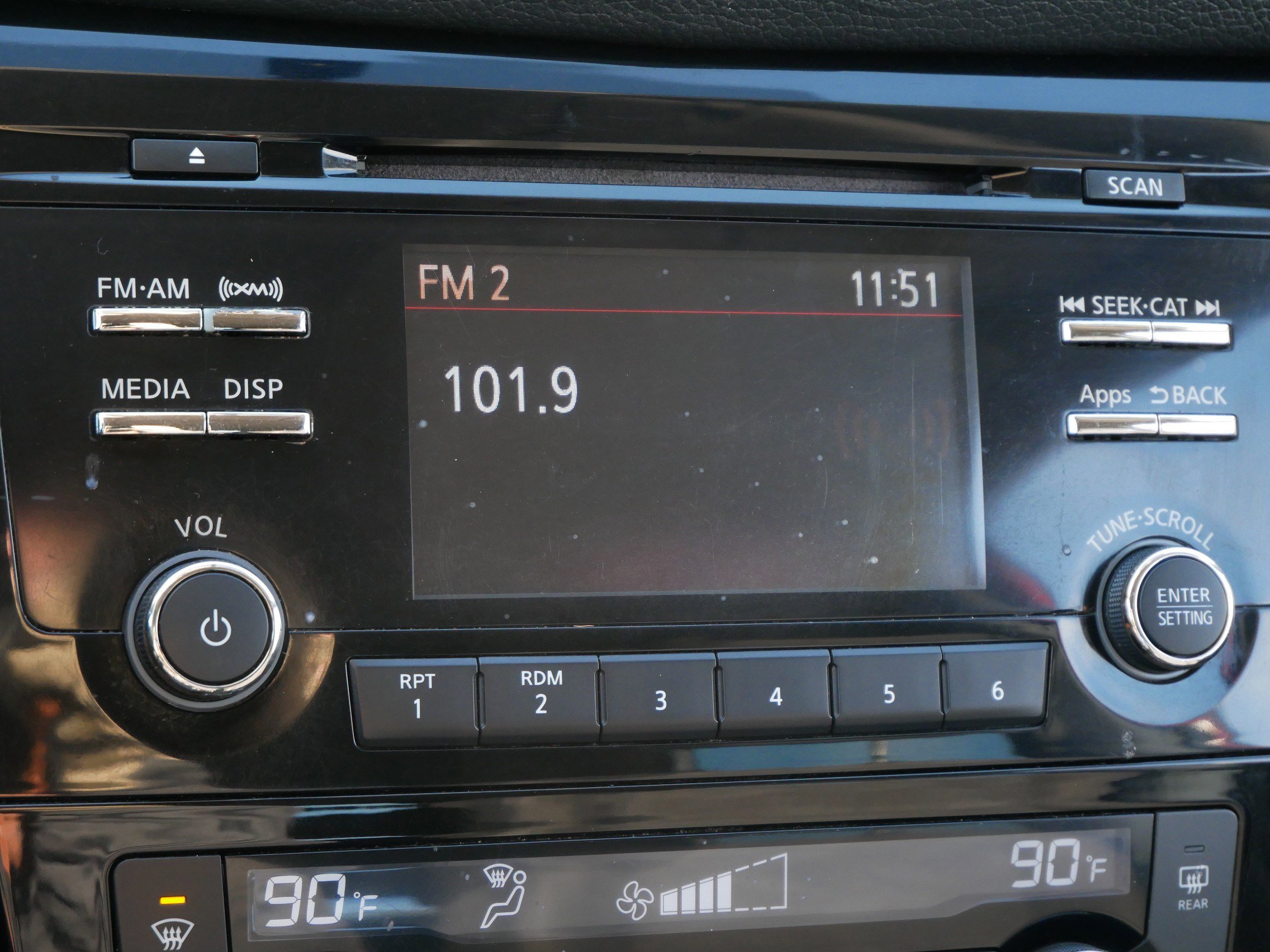 Used 2015 Nissan Rogue SV image 22