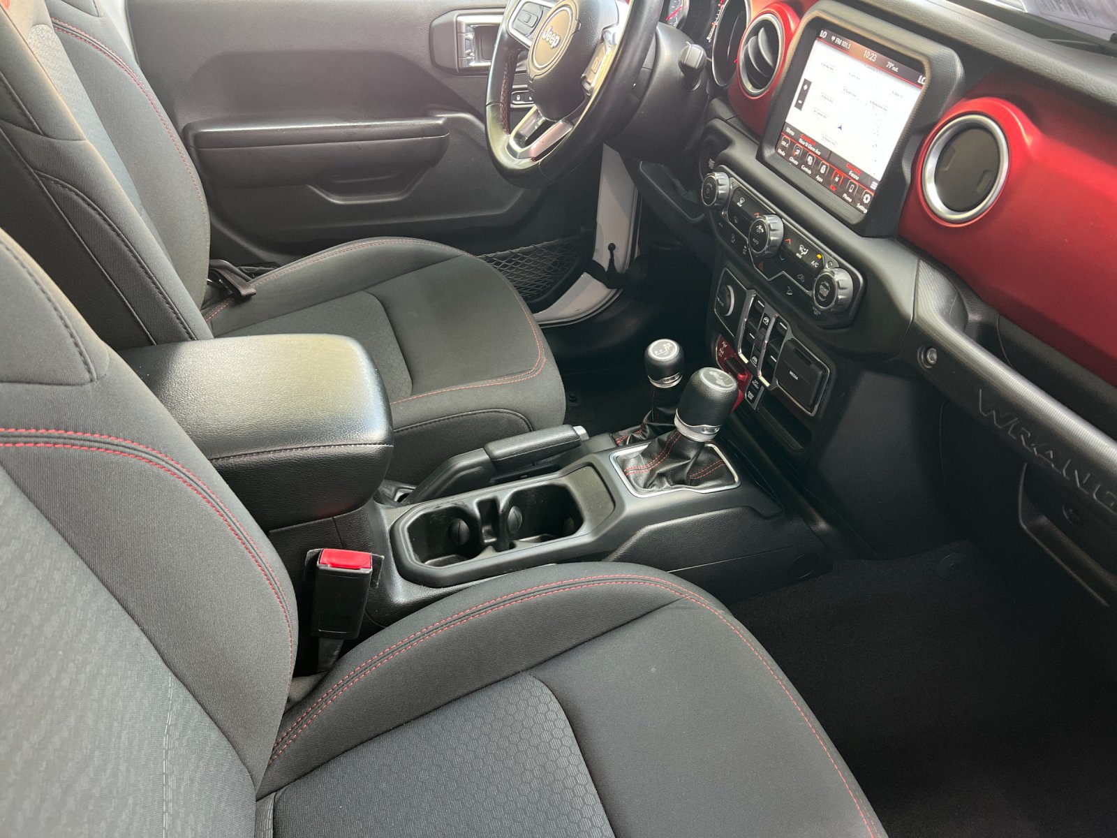 Used 2021 Jeep Wrangler Unlimited Rubicon AWD/4WD image 16