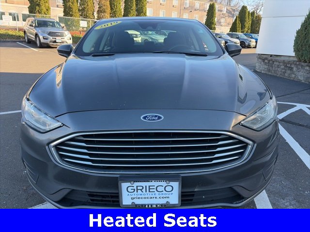 Used 2019 Ford Fusion SE image 2