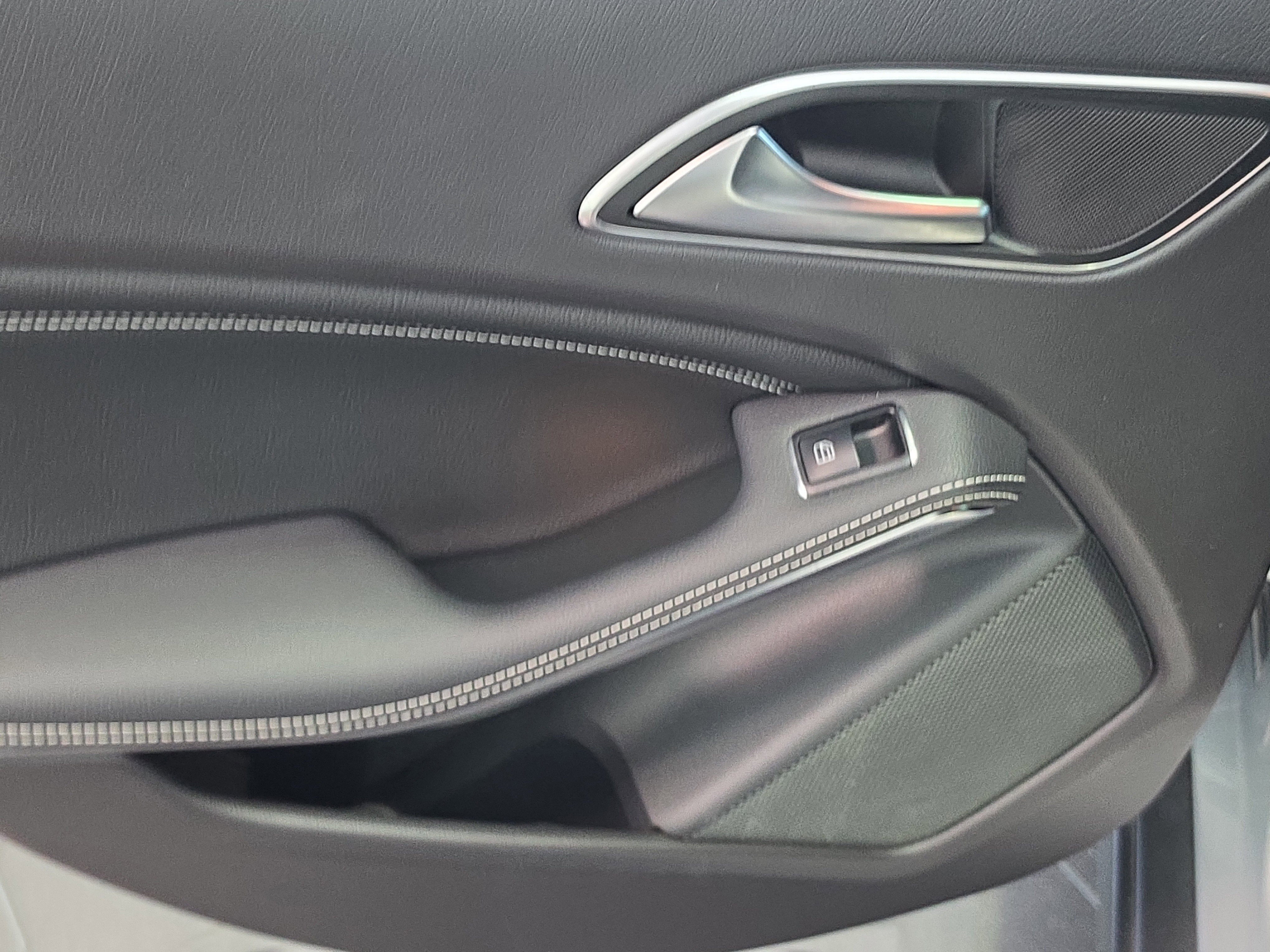 Used 2020 Mercedes-Benz GLA 250 4MATIC image 11