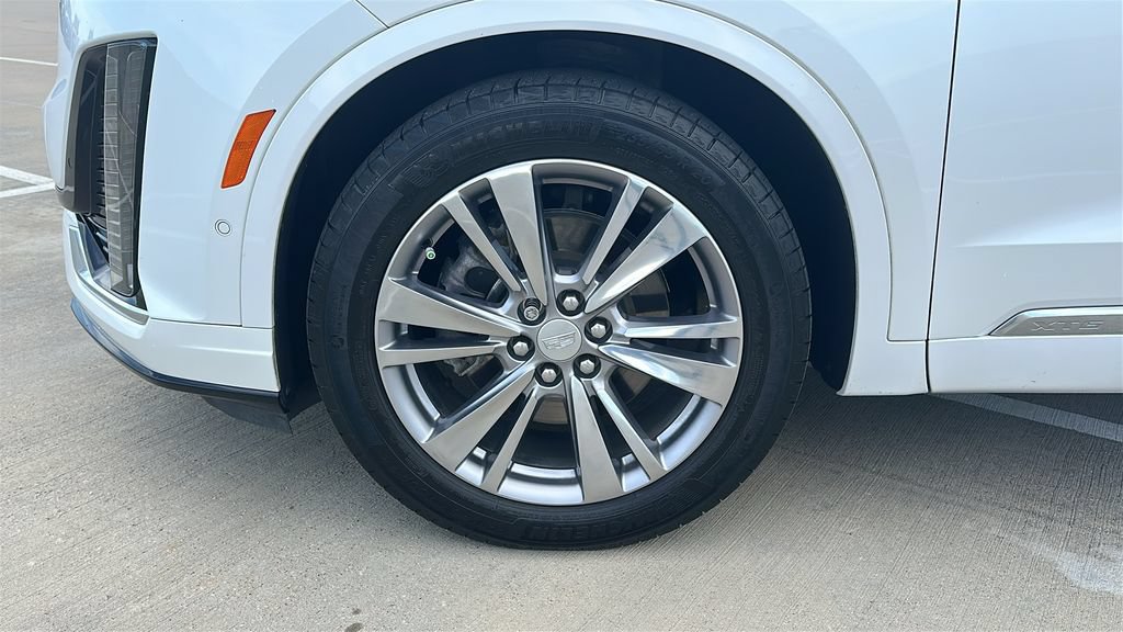 Used 2024 Cadillac XT6 Premium Luxury w/ Technology Package FWD image 7