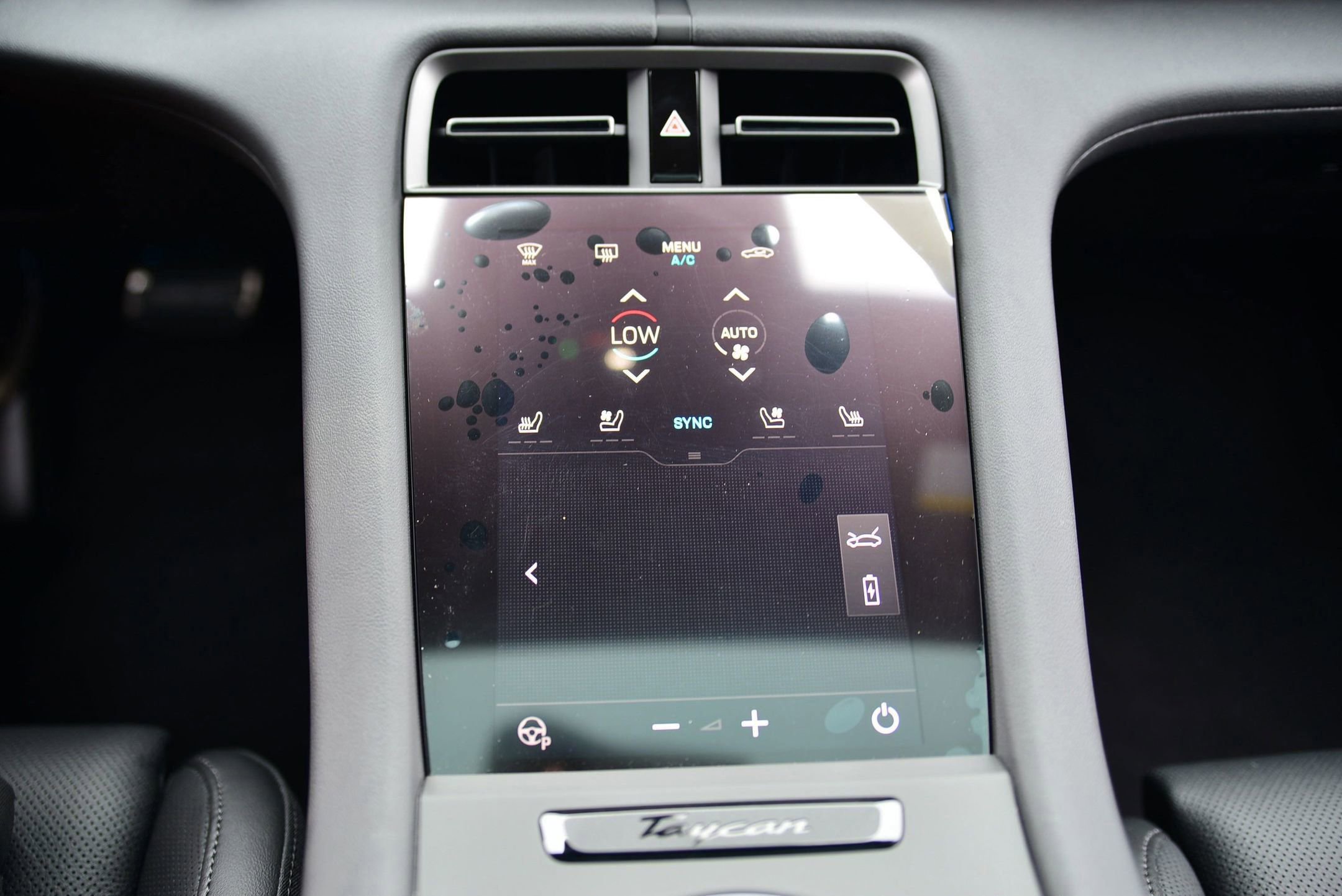 Used 2025 Porsche Taycan image 31