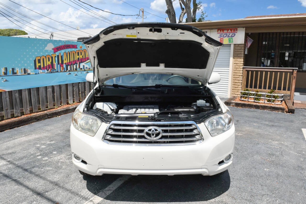 Used 2010 Toyota Highlander Limited AWD/4WD image 30