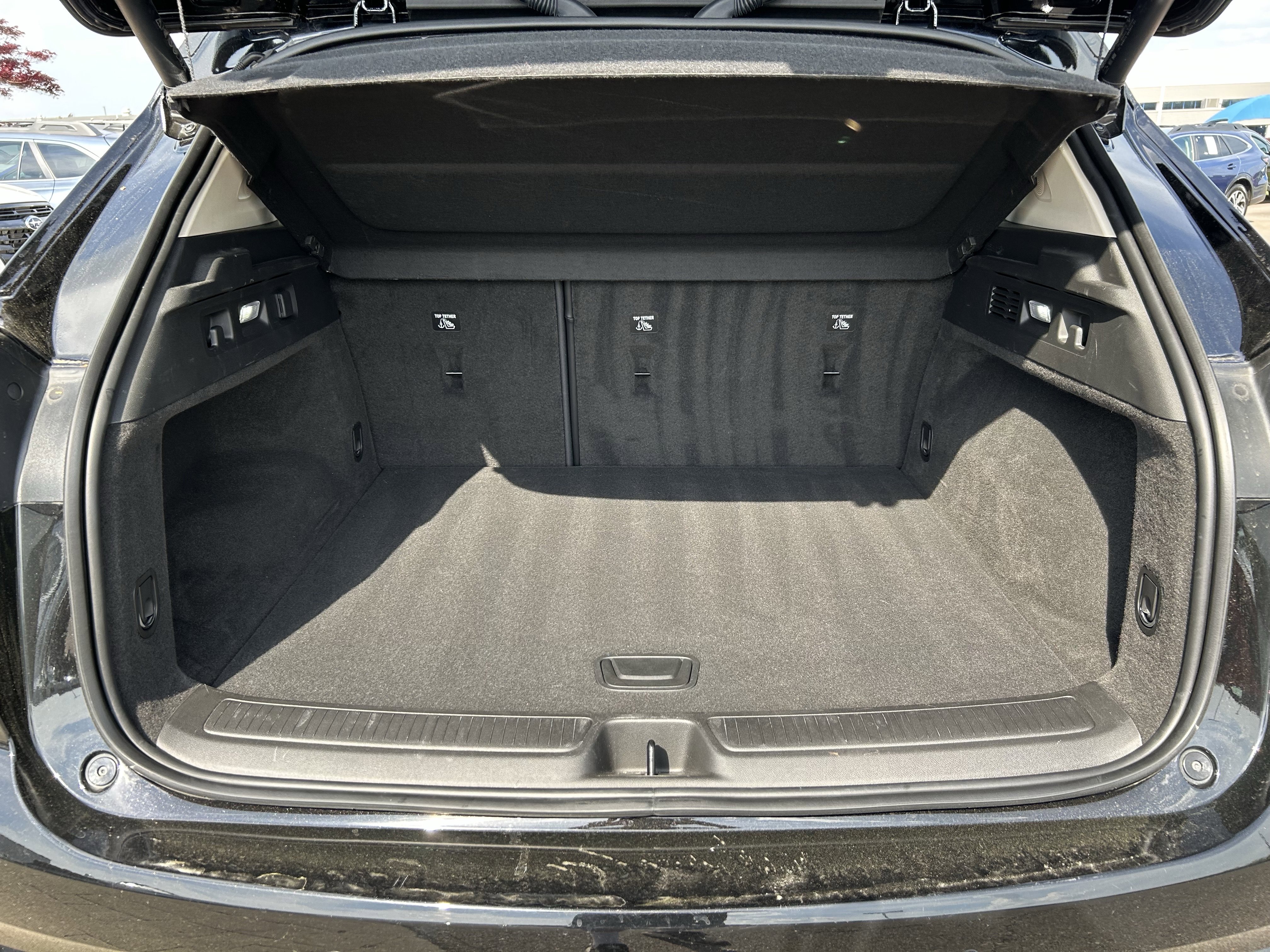Used 2023 Buick Envision Avenir AWD/4WD image 28