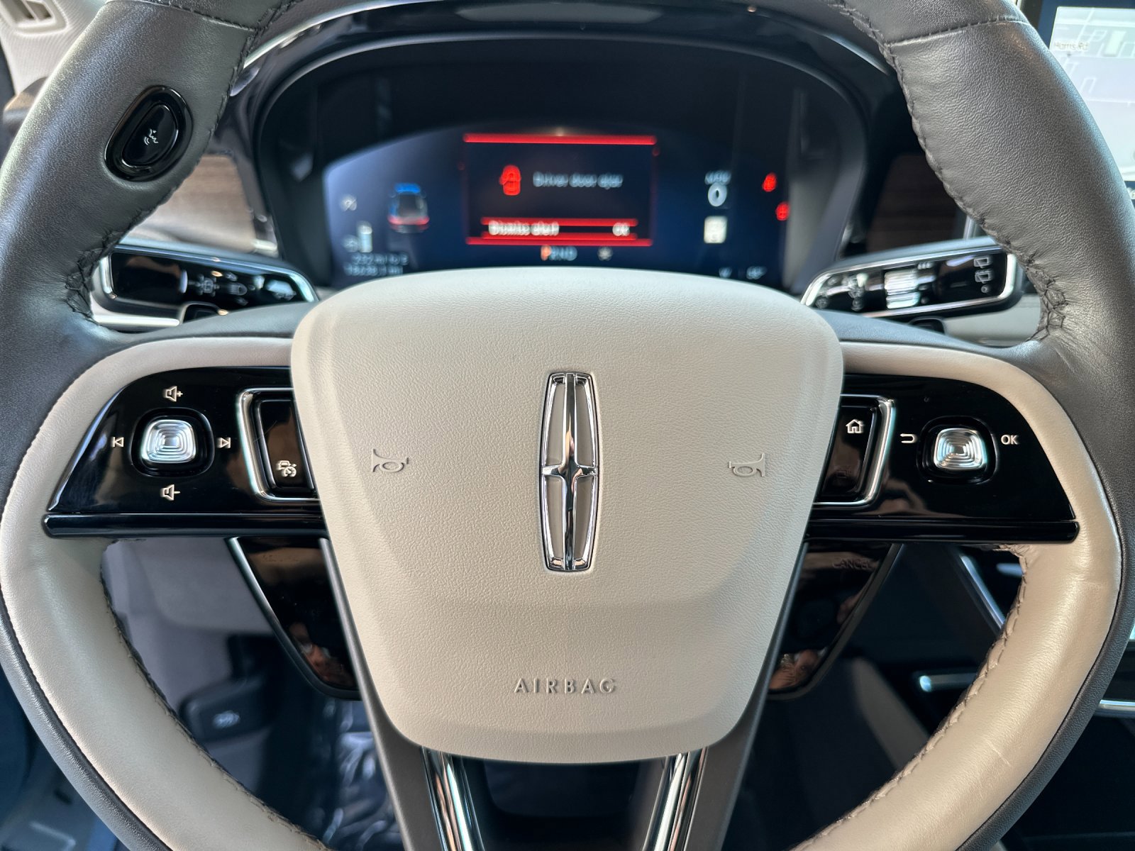 Certified 2024 Lincoln Corsair Reserve w/ Equipment Group 201A image 25