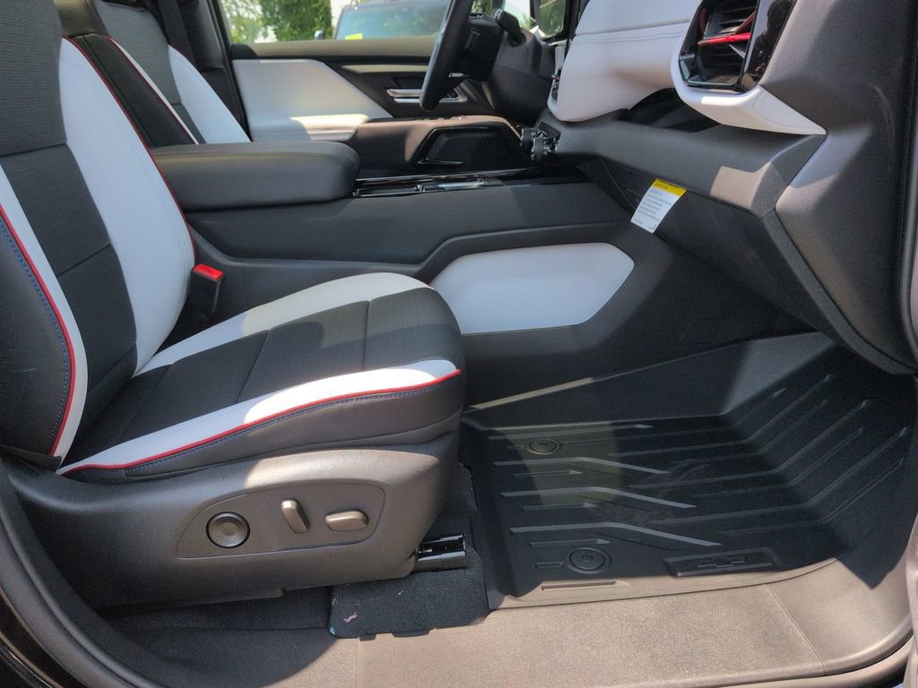 New 2026 Chevrolet Silverado EV 4x4 Crew Cab image 23