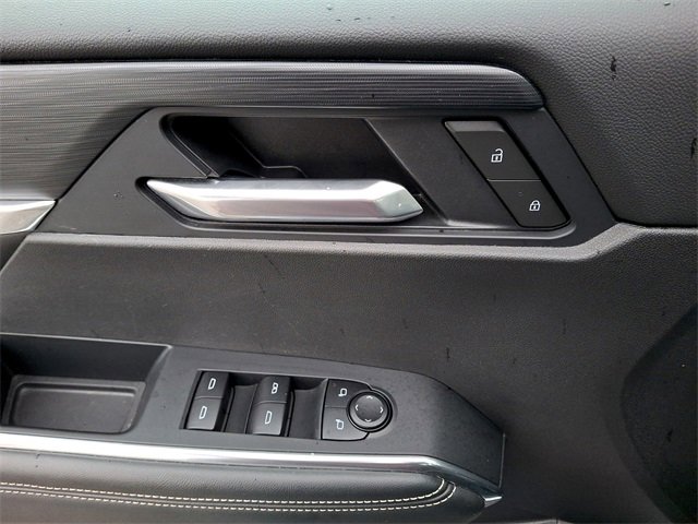 Used 2025 GMC Acadia Elevation image 17