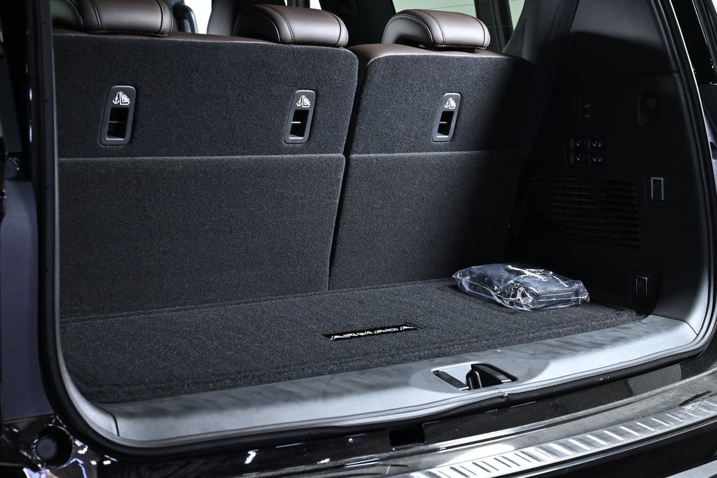 New 2025 Nissan Armada Platinum Reserve image 32