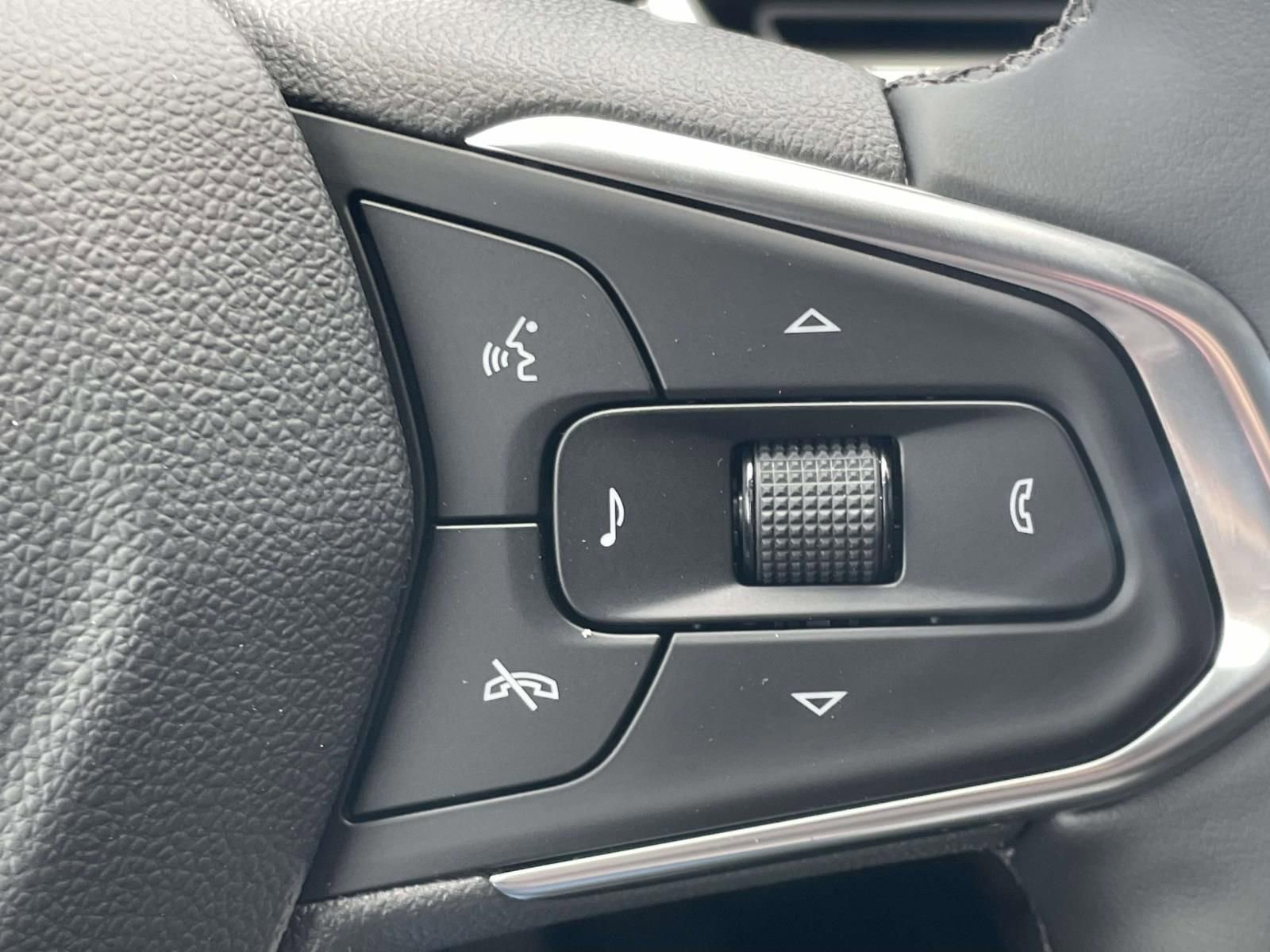 New 2026 Chevrolet Trax ACTIV w/ Driver Confidence Package FWD image 19