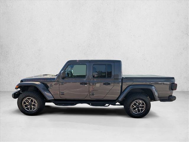 Used 2025 Jeep Gladiator Rubicon w/ Convenience Group AWD/4WD image 8