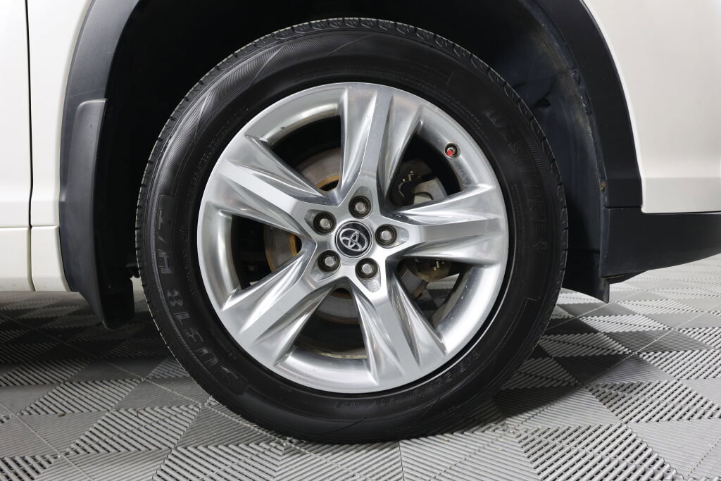 Used 2017 Toyota Highlander Limited image 6