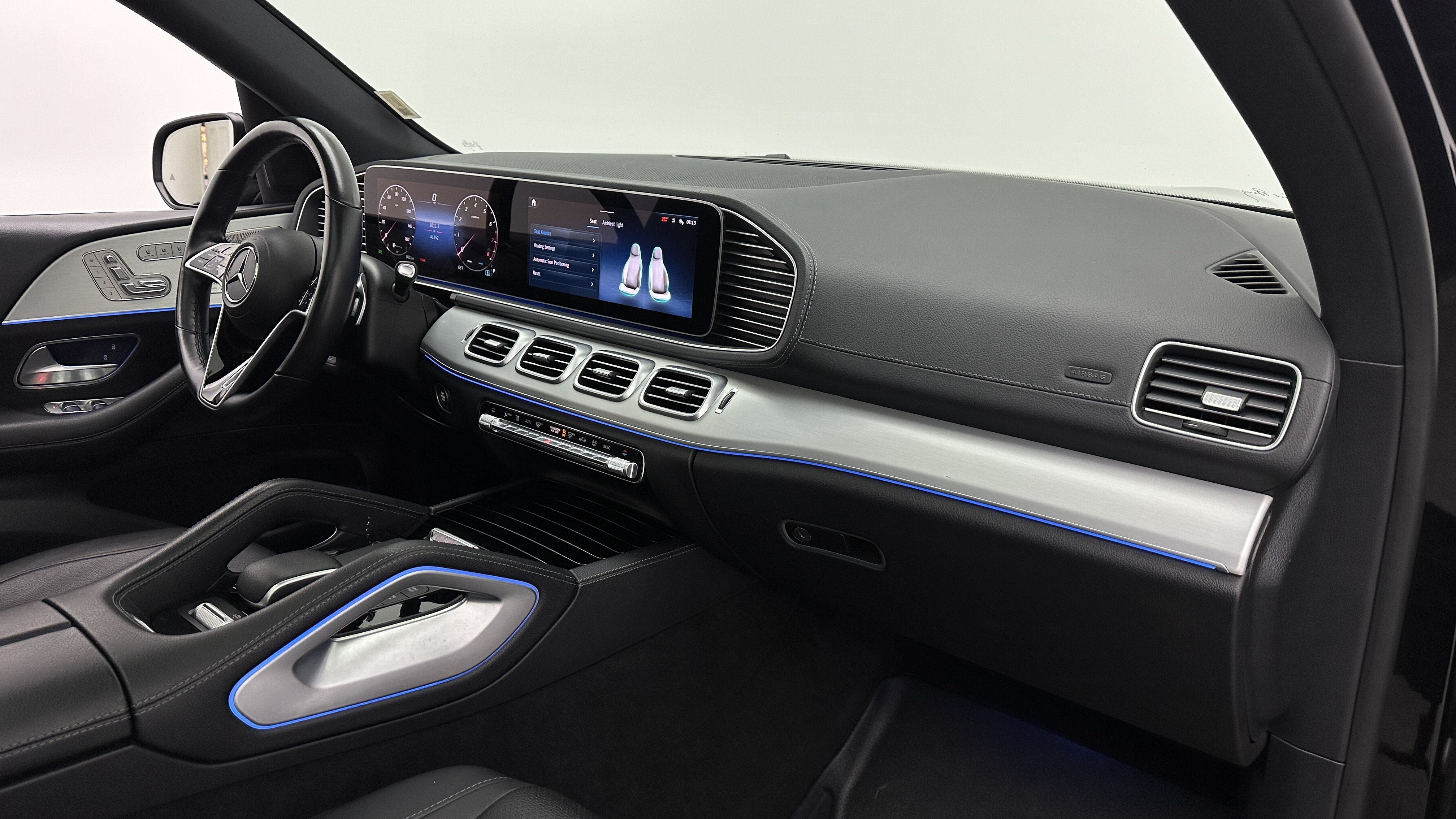Used 2024 Mercedes-Benz GLS 450 4MATIC image 35