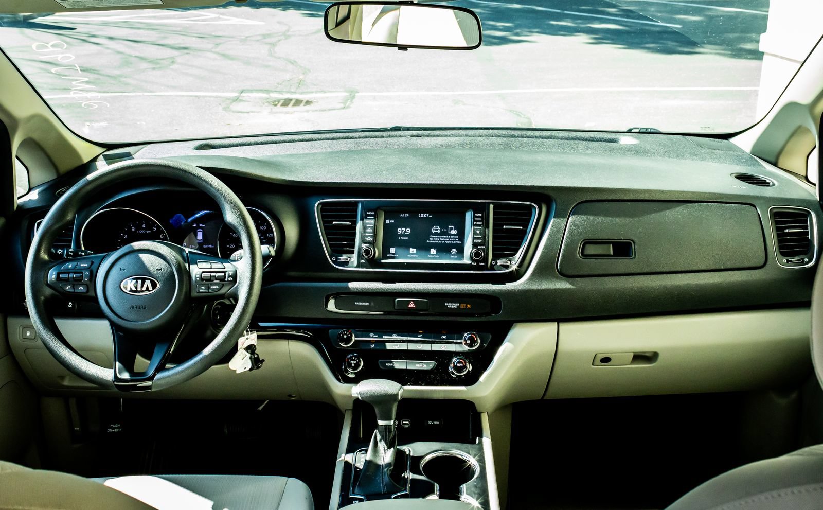 Used 2020 Kia Sedona LX FWD image 16
