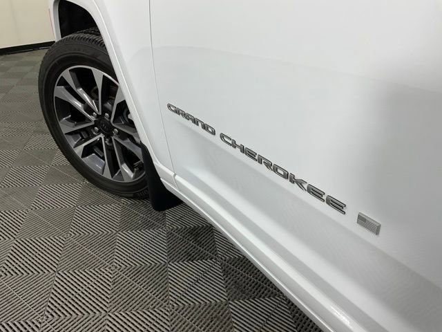 Used 2025 Jeep Grand Cherokee Overland w/ Adv Protech Group III image 37