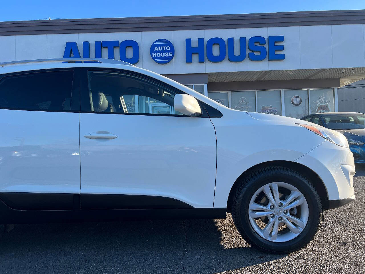 Used 2011 Hyundai Tucson GLS image 36