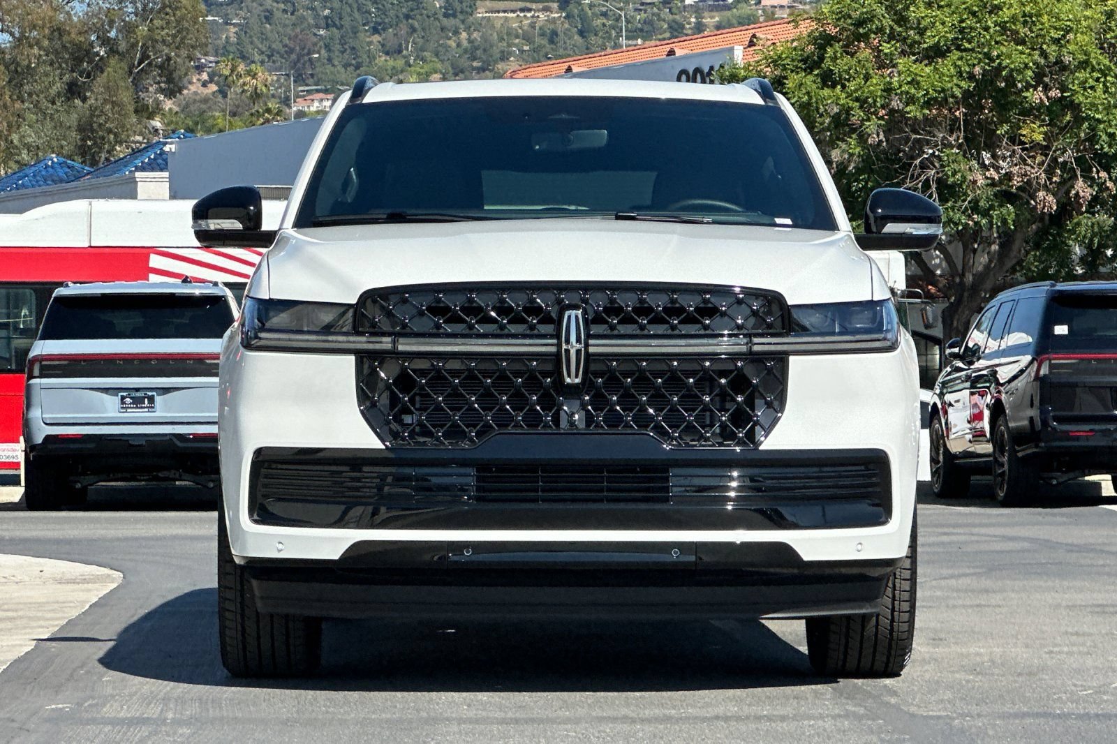 New 2026 Lincoln Navigator L Reserve w/ Jet Appearance Package AWD/4WD image 8