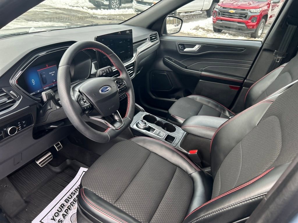 Used 2023 Ford Escape ST-Line w/ Tech Pack #1 AWD/4WD image 11