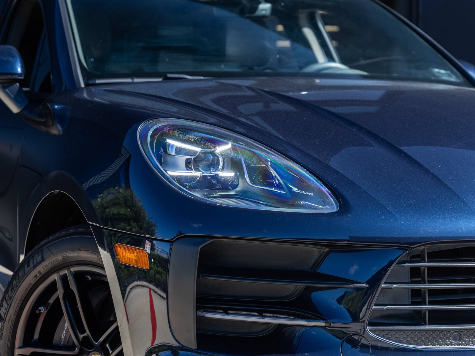 Certified 2021 Porsche Macan AWD/4WD image 16